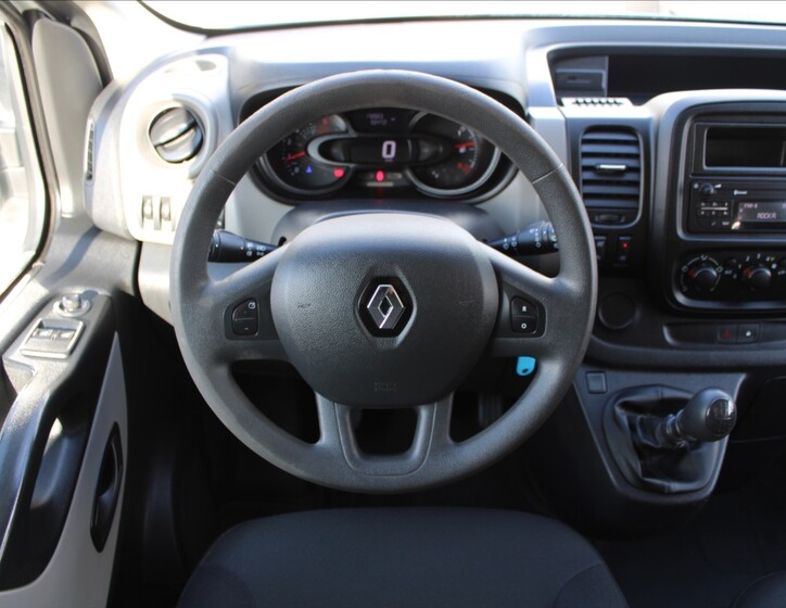 Renault Trafic 10