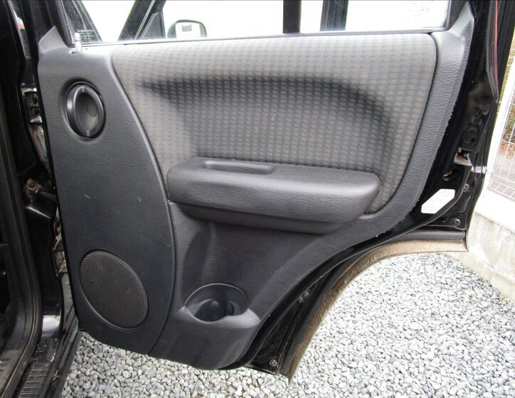 Jeep Cherokee Kombi 2,5 l 105 kw