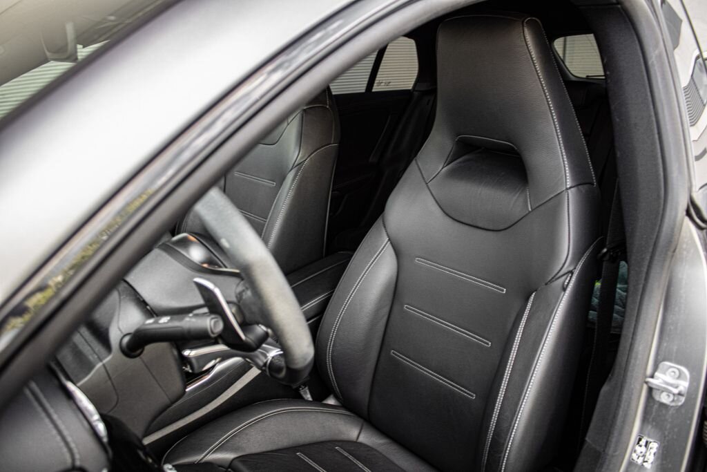 Mercedes-Benz CLA Kombi 2,0 l 321 kw