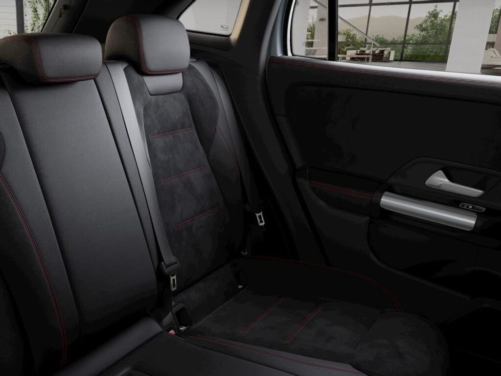 Mercedes-Benz GLA SUV / Terénní 1,3 l 110 kw