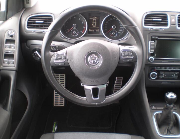 Volkswagen Golf 9