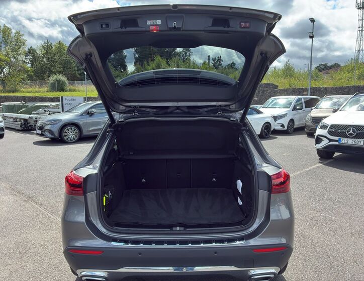 Mercedes-Benz GLA 10