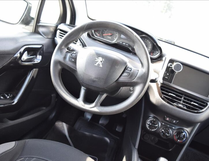 Peugeot 208 Hatchback 1,4 l 50 kw