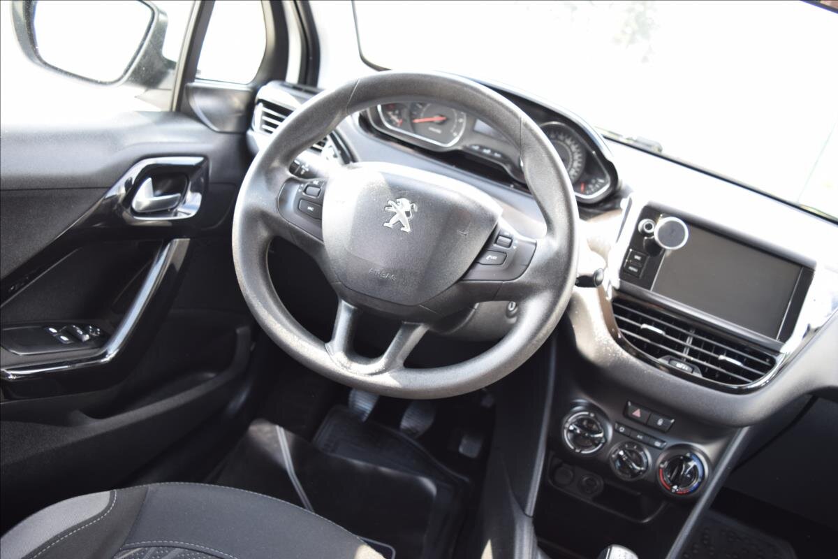 Peugeot 208 Hatchback 1,4 l 50 kw
