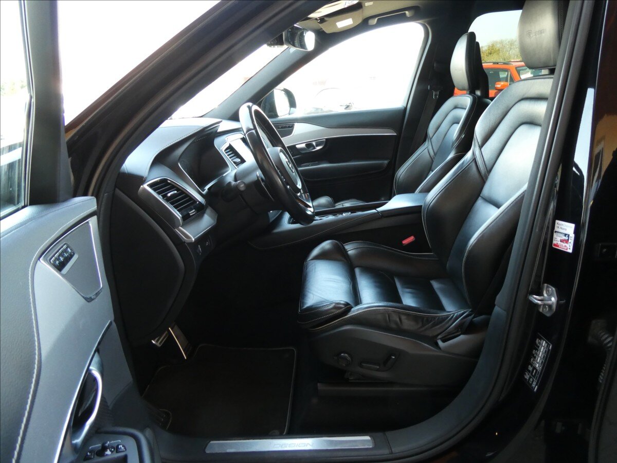 Volvo XC90 SUV / Terénní 2,0 l 228 kw