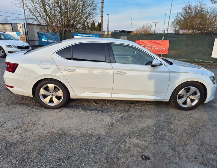Škoda Superb Sedan / Limuzína 2,0 l 110 kw