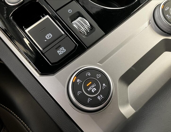 Volkswagen Touareg 14