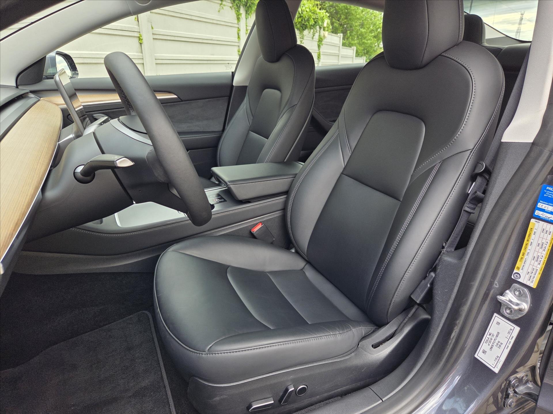 Tesla Model 3 Sedan / Limuzína 0,0 208 kw