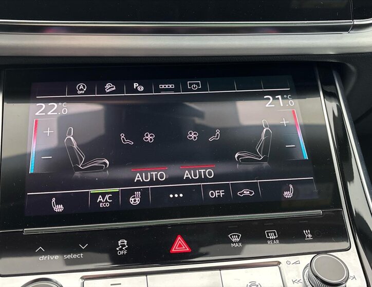 Audi Q8 SUV / Terénní 3,0 l 210 kw