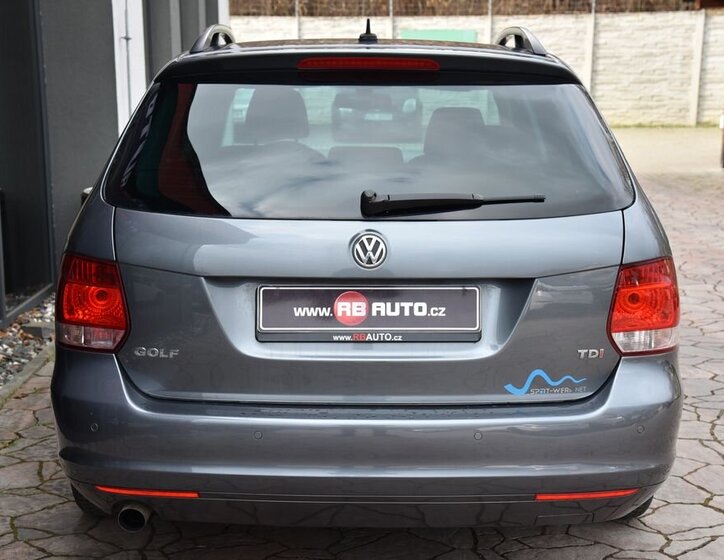 Volkswagen Golf Kombi 1,6 l 77 kw