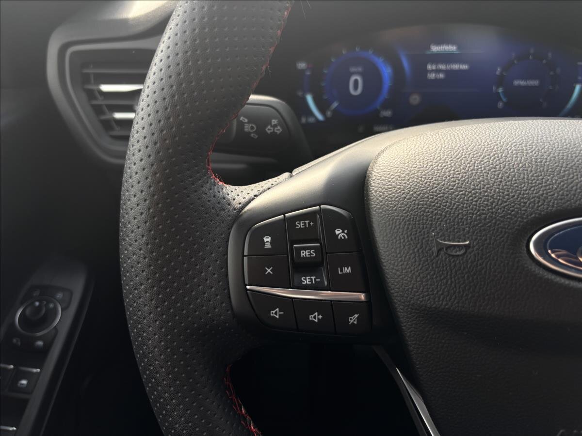 Ford Kuga SUV / Terénní 1,5 l 110 kw