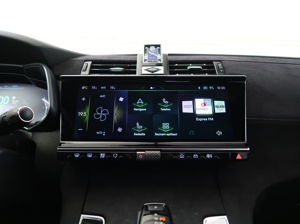 DS Automobiles DS7 Crossback SUV / Terénní 1,6 l 147 kw