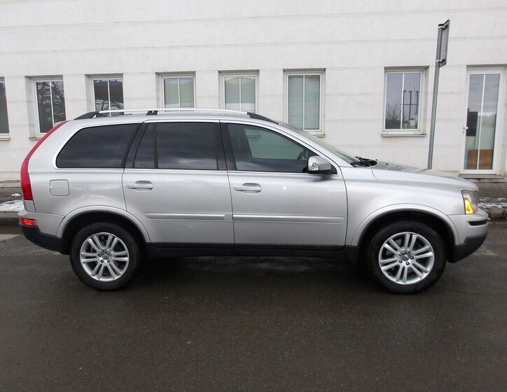 Volvo XC90 SUV 2,4 l 136 kw