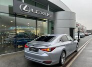 Lexus ES 300h Sedan / Limuzína 2,5 l 160 kw