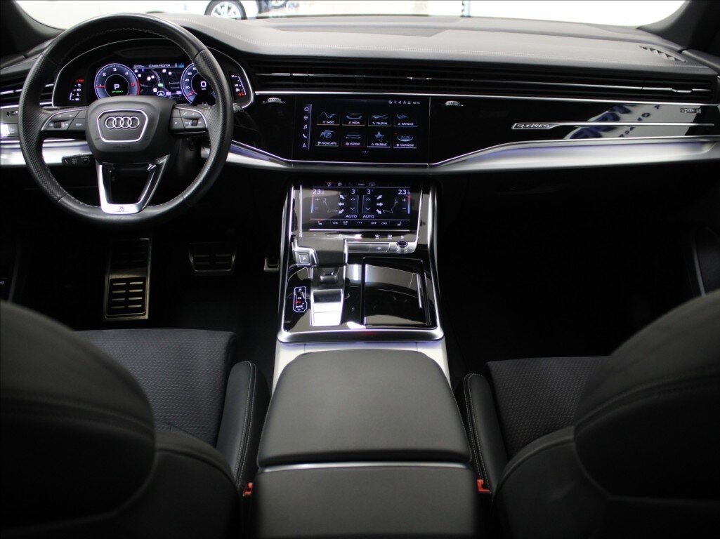 Audi Q8 SUV 3,0 l 210 kw