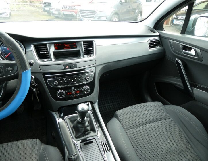Peugeot 508 Sedan / Limuzína 1,6 l 115 kw