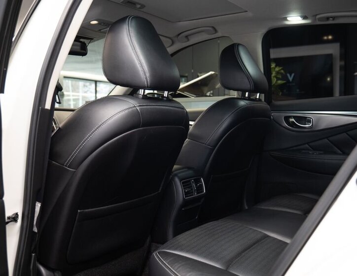 Infiniti Q50 9