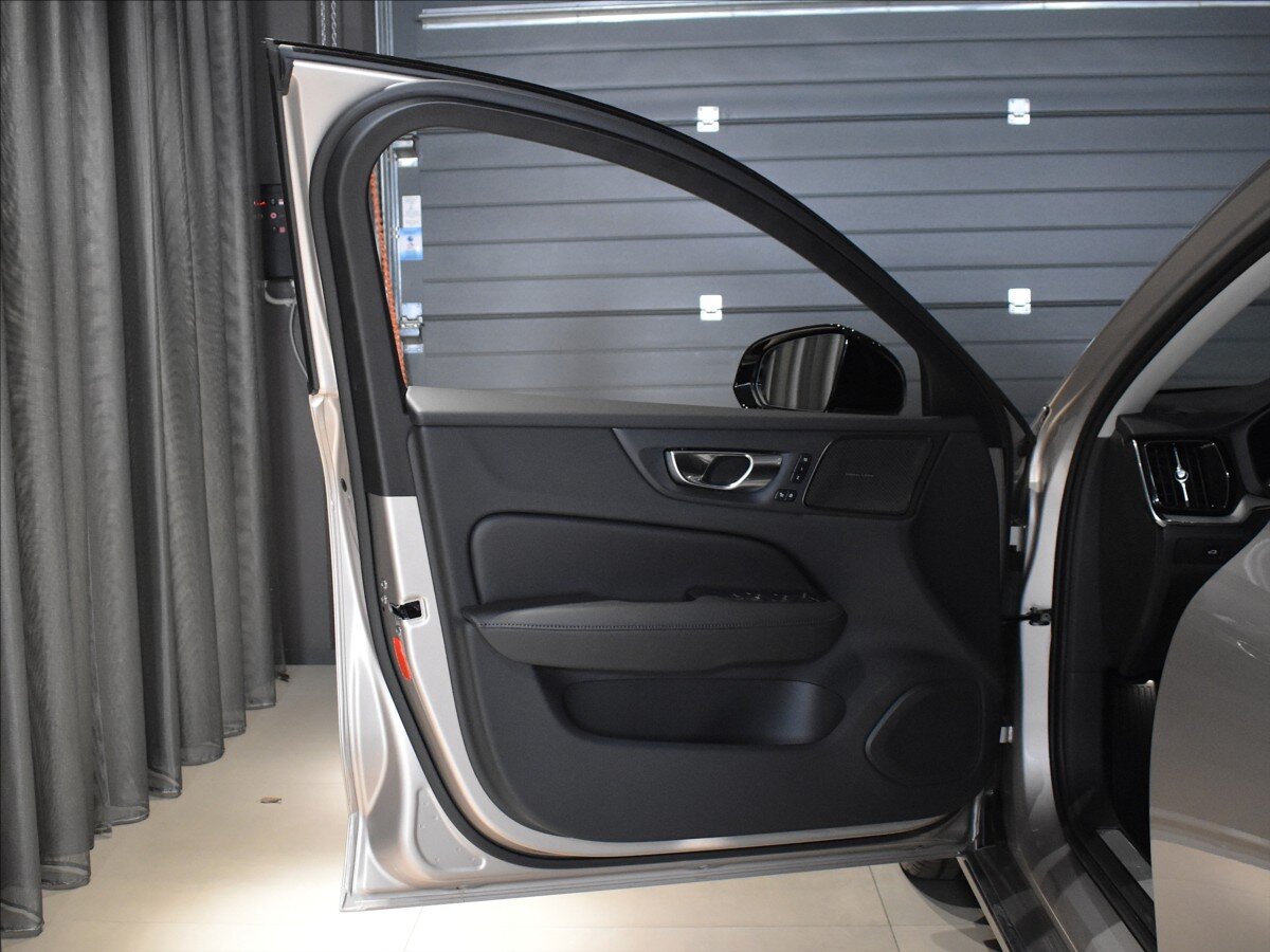 Volvo V60 Kombi 2,0 l 145 kw