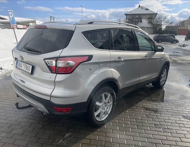 Ford Kuga SUV 1,5 l 110 kw
