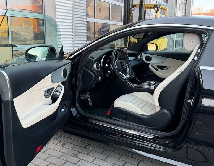 Mercedes-Benz Třídy C Kupé 2,1 l 150 kw