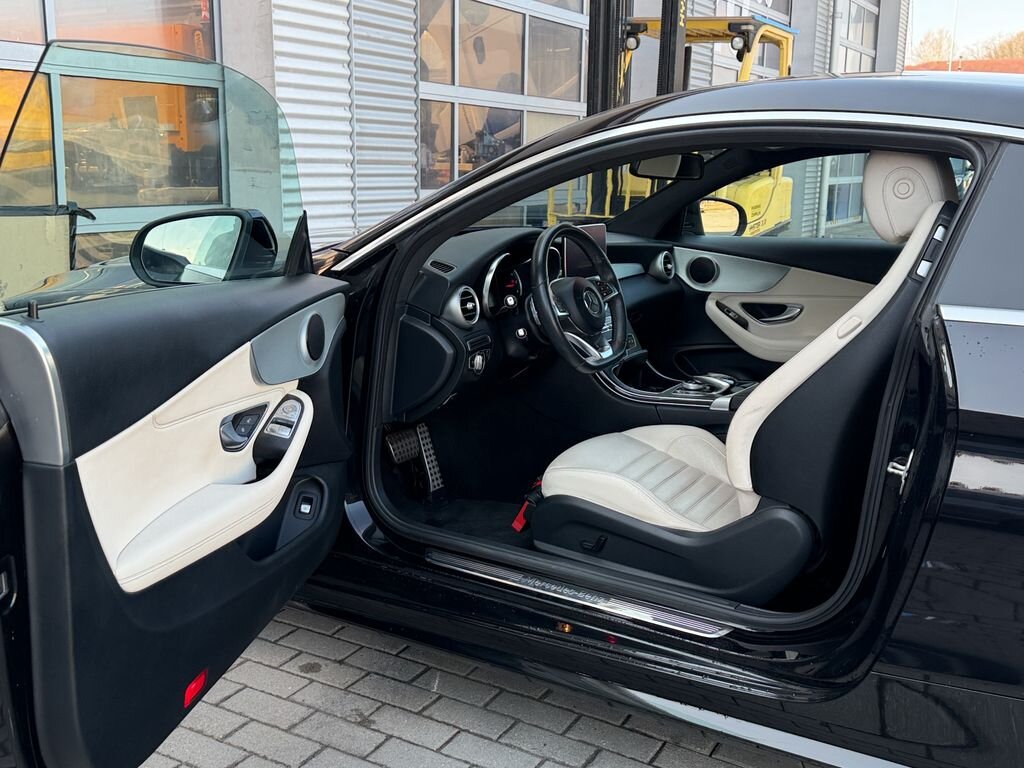 Mercedes-Benz Třídy C Kupé 2,1 l 150 kw