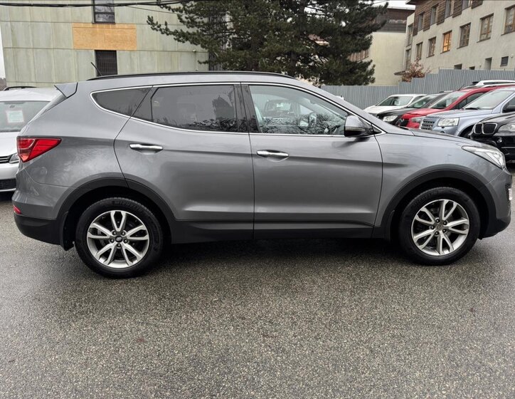 Hyundai Santa Fe 4