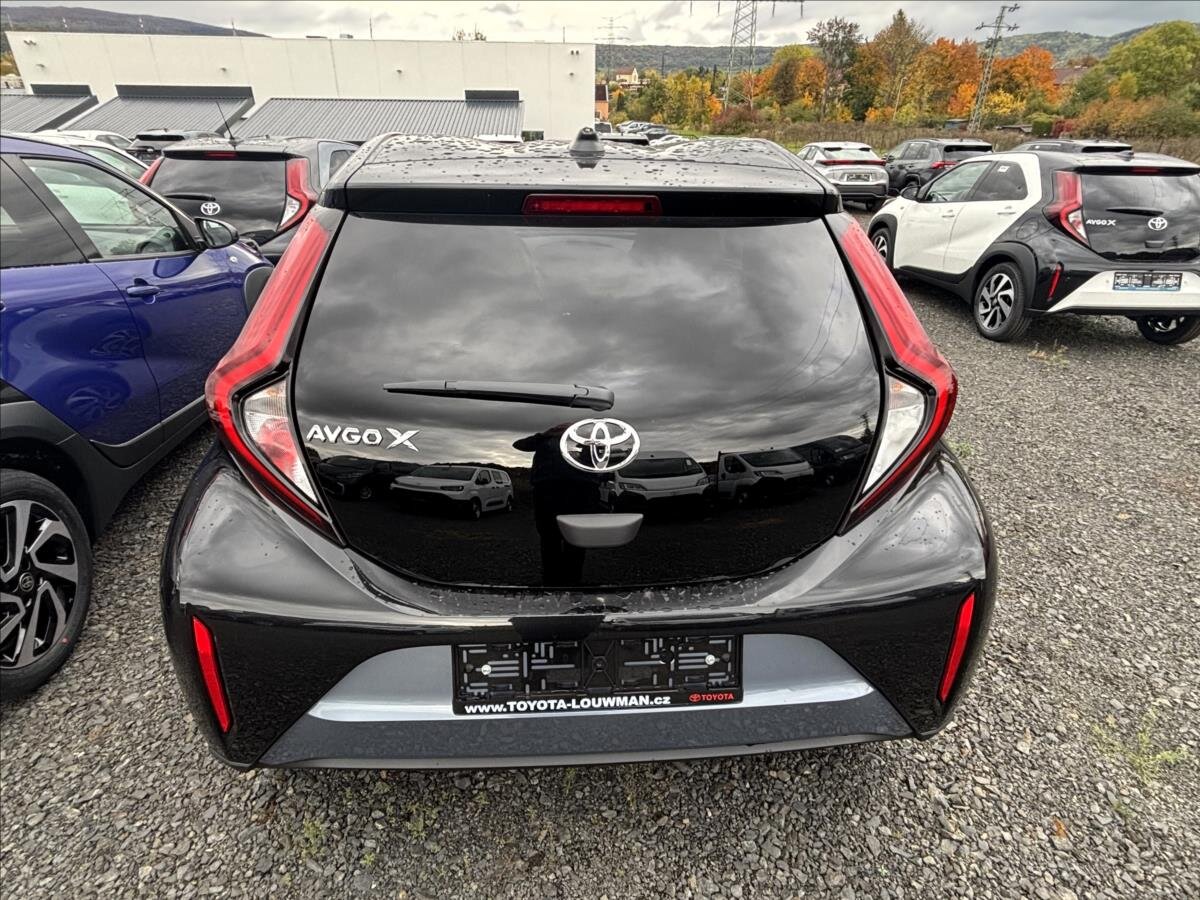Toyota Aygo Hatchback 1,0 l 53 kw