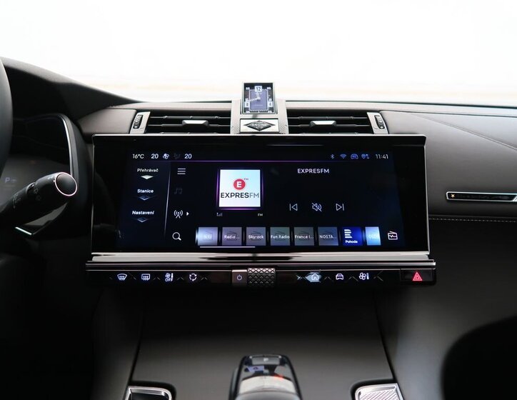 DS Automobiles DS7 Crossback SUV / Terénní 1,6 l 133 kw