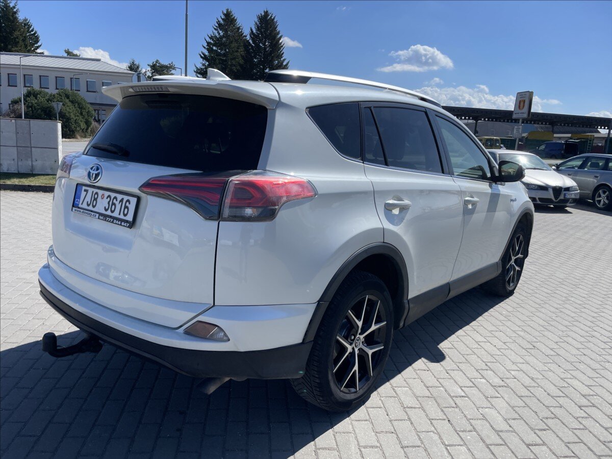 Toyota RAV4 SUV / Terénní 2,5 l 145 kw