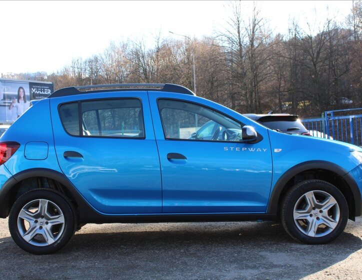 Dacia Sandero Hatchback 898,0 66 kw