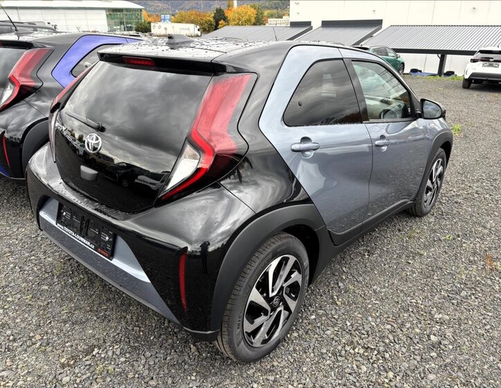 Toyota Aygo Hatchback 1,0 l 53 kw