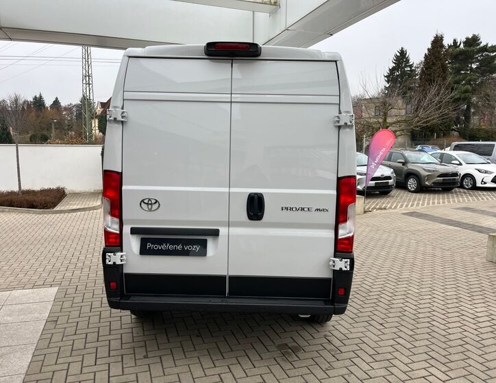 Toyota Proace Max 5
