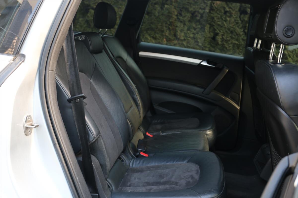 Audi Q7 Kombi 3,0 l 176 kw