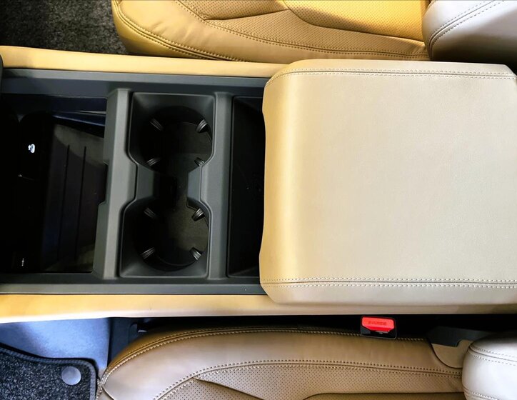 Land Rover Defender SUV / Terénní 5,0 l 313 kw