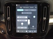 Volvo XC40 SUV / Terénní 2,0 l 145 kw