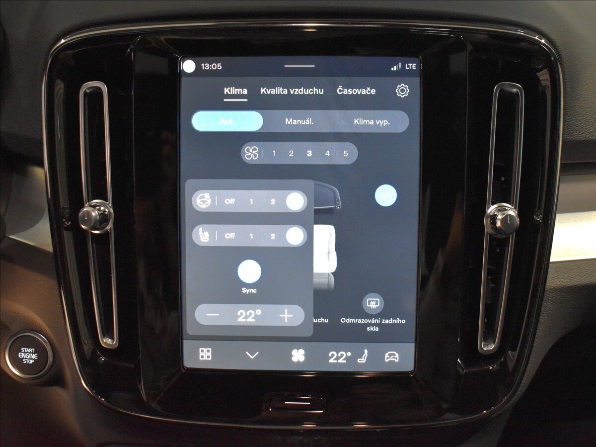 Volvo XC40 SUV / Terénní 2,0 l 145 kw