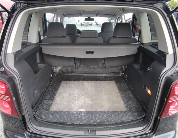 Volkswagen Touran 32