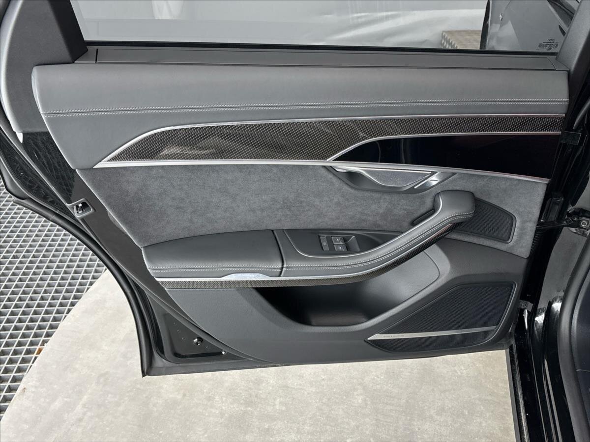 Audi A8 Sedan / Limuzína 3,0 l 210 kw