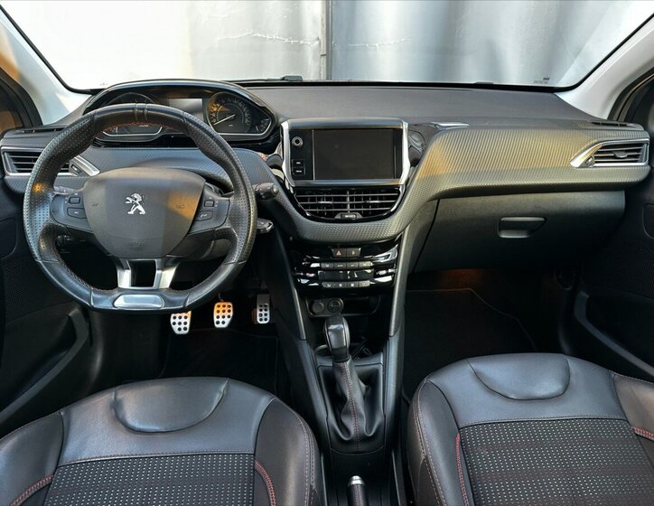 Peugeot 208 Hatchback 1,2 l 81 kw