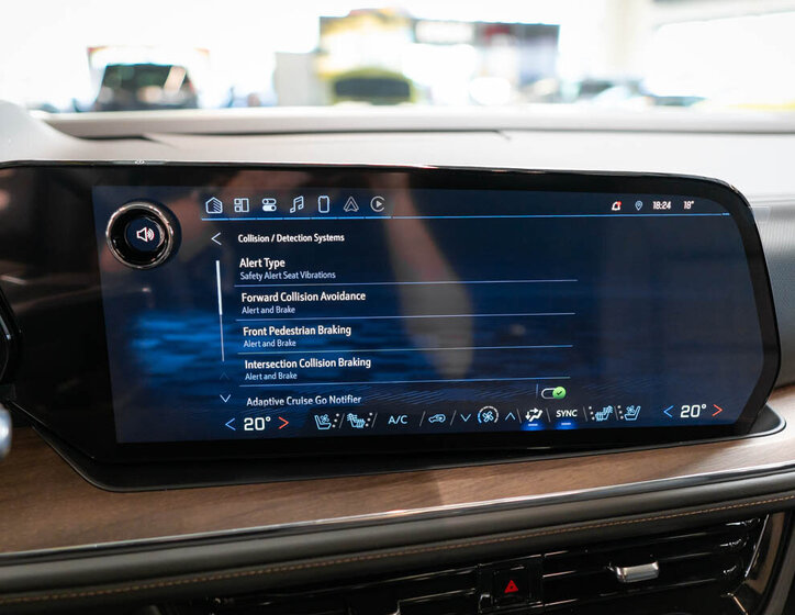 Chevrolet Suburban SUV 6,2 l 313 kw