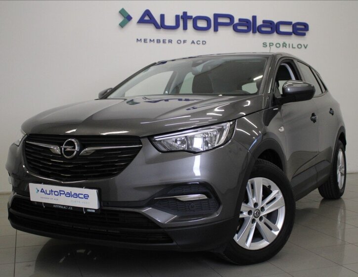 Opel Grandland X SUV 1,2 l 96 kw