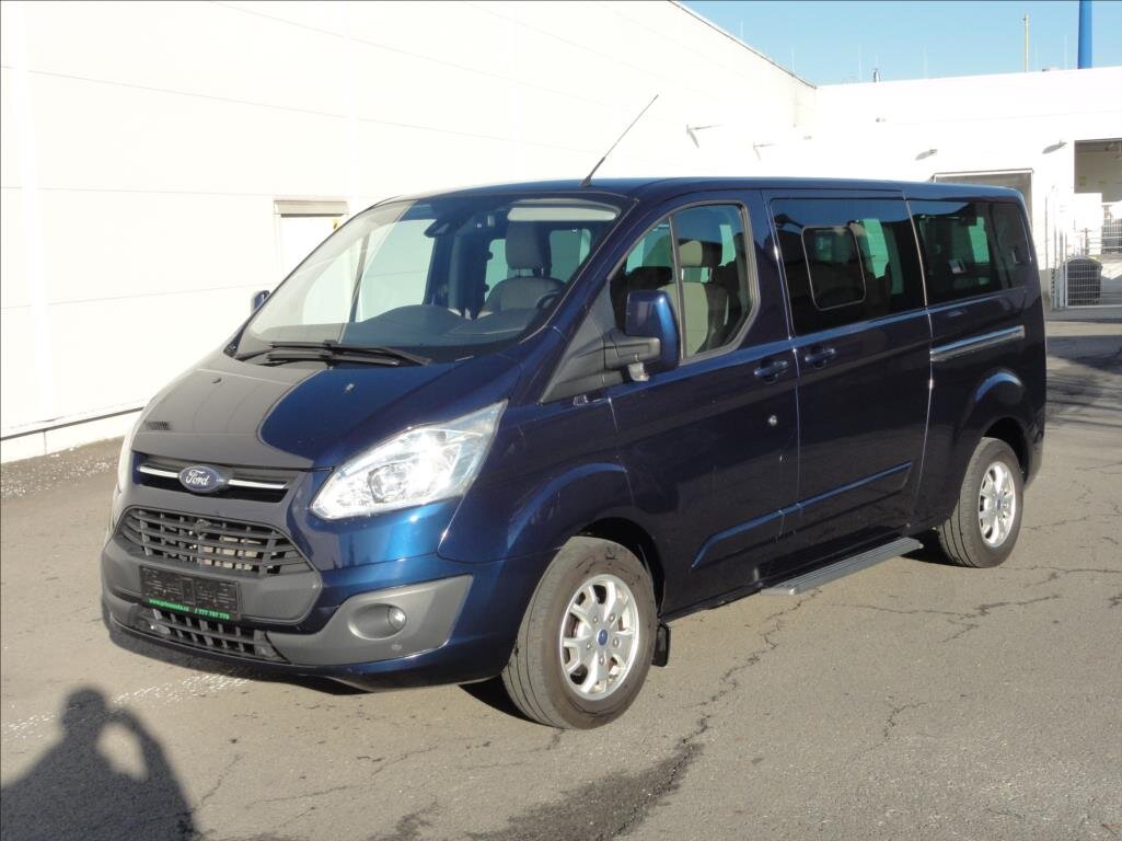 Ford Tourneo Custom Kombi 2,2 l 114 kw
