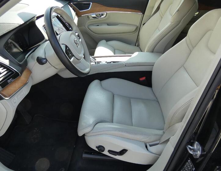 Volvo XC90 17