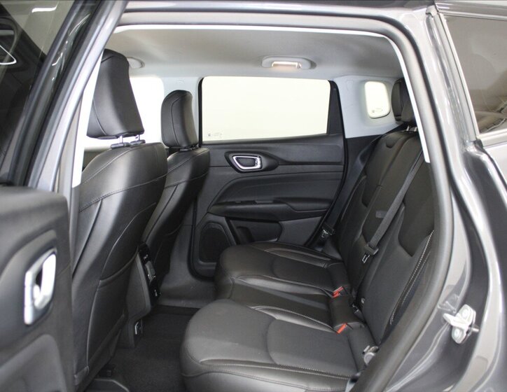 Jeep Compass SUV / Terénní 1,5 l 96 kw