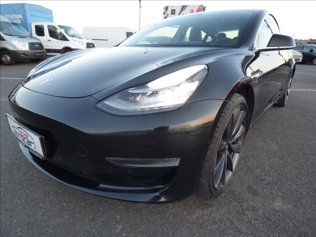 Tesla Model 3 Sedan 0,0 377 kw