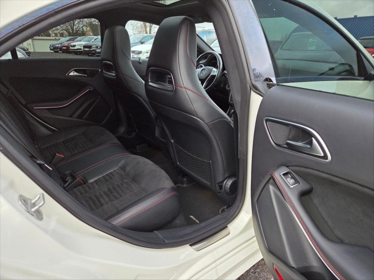 Mercedes-Benz CLA Sedan 1,8 l 100 kw