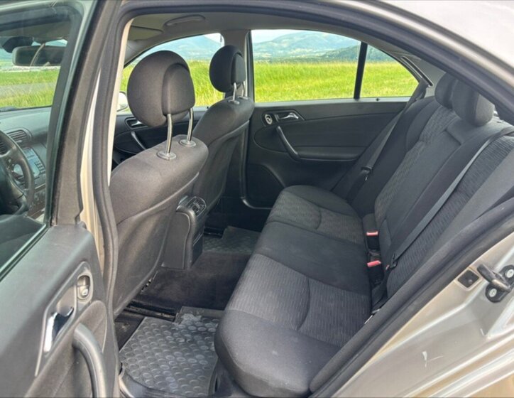 Mercedes-Benz Třídy C Sedan / Limuzína 1,8 l 105 kw