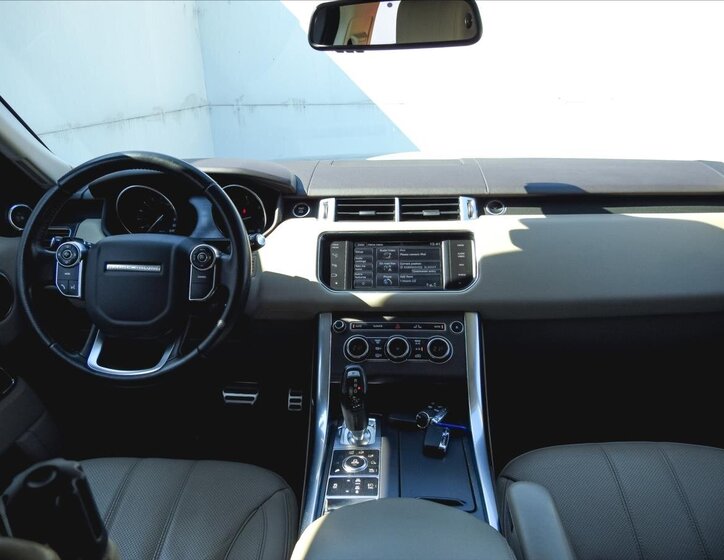 Land Rover Range Rover Sport SUV 4,4 l 250 kw