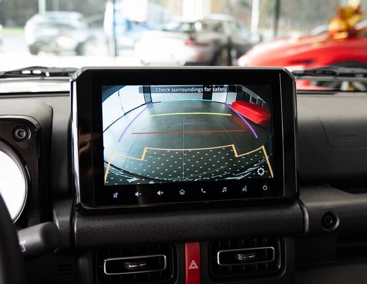 Suzuki Jimny SUV 1,5 l 75 kw