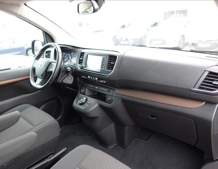 Toyota ProAce Verso 37